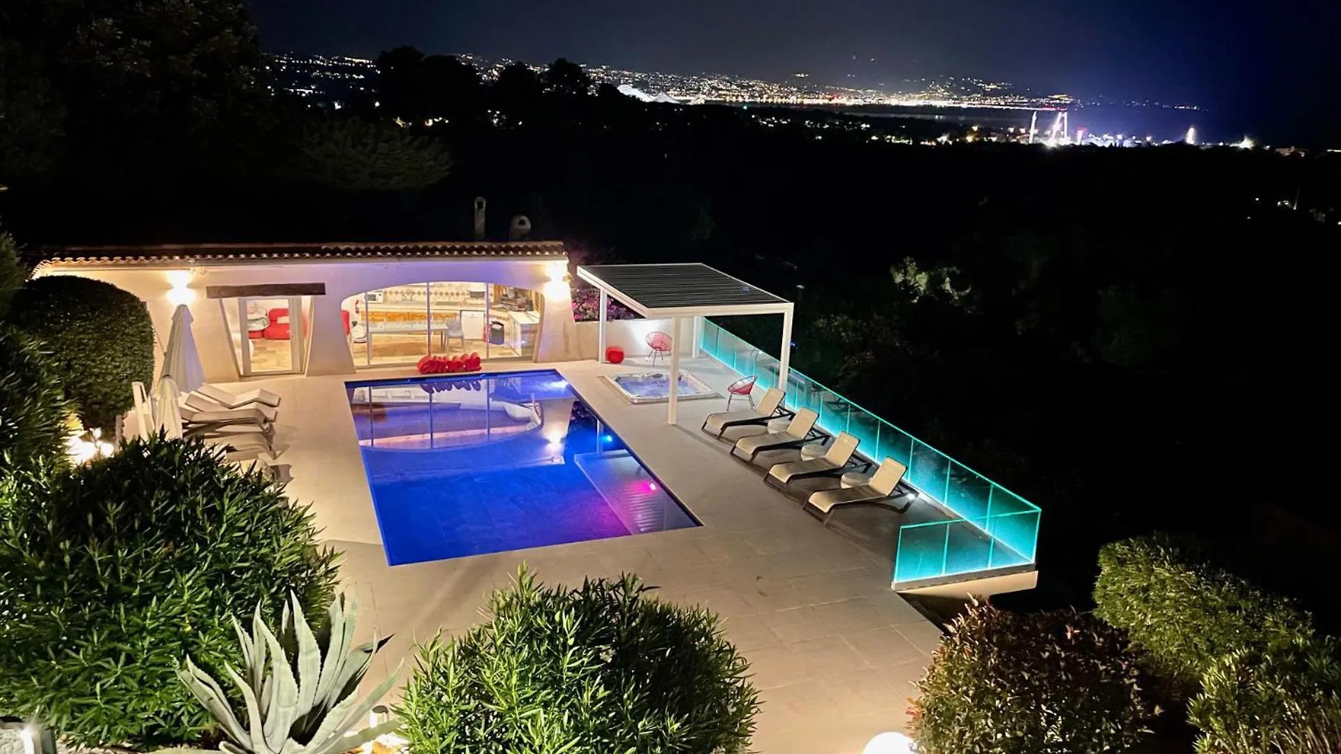 Villa Citadelle - Fantastique Vue Mer Antibes 0*,  Frankrike